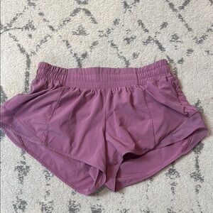 Lululemon hotty hot 2.5 inch low rise